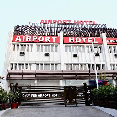 Airport Hotel Ню Делхи Екстериор снимка