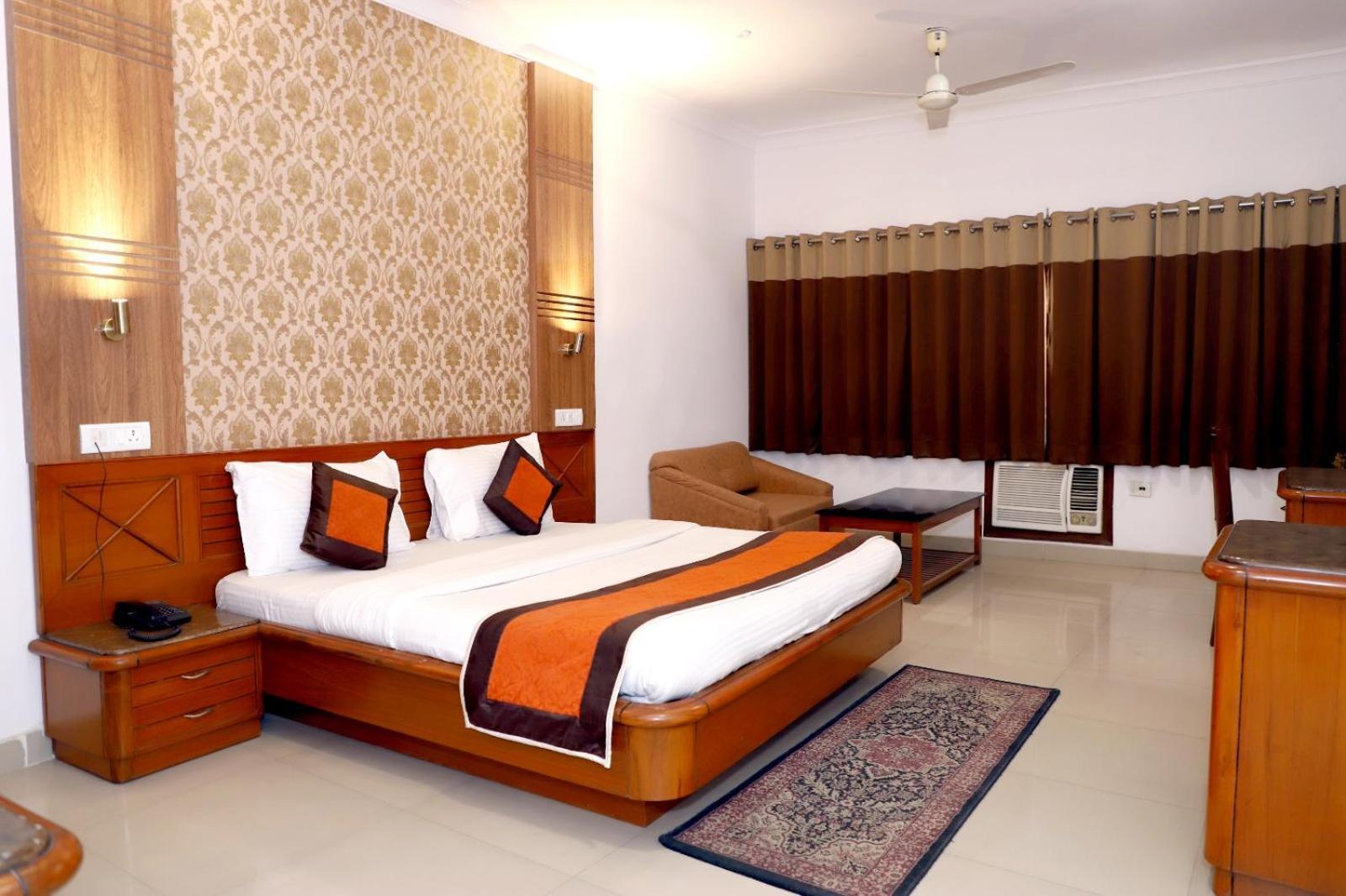 Airport Hotel Ню Делхи Екстериор снимка