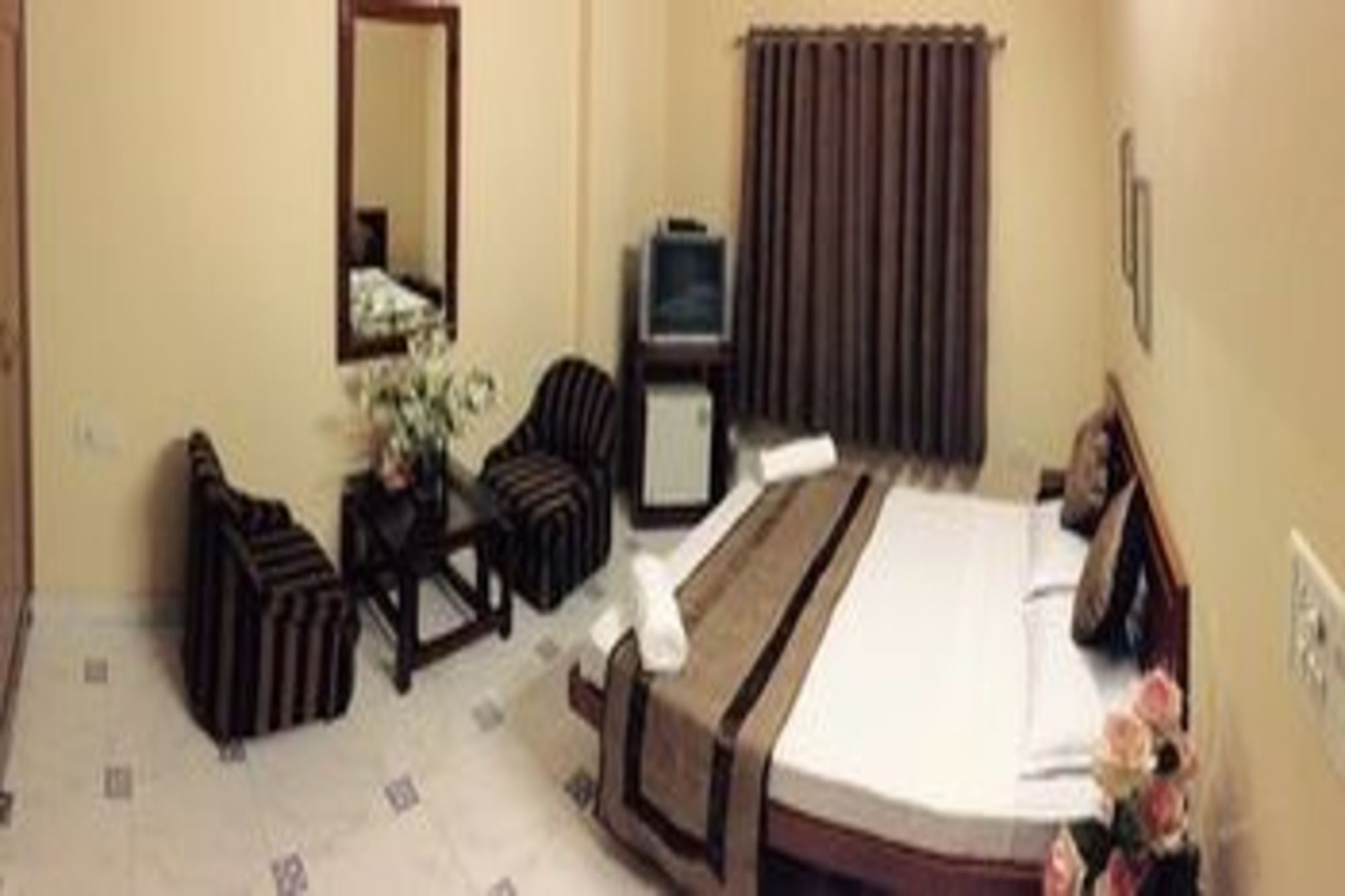 Airport Hotel Ню Делхи Екстериор снимка