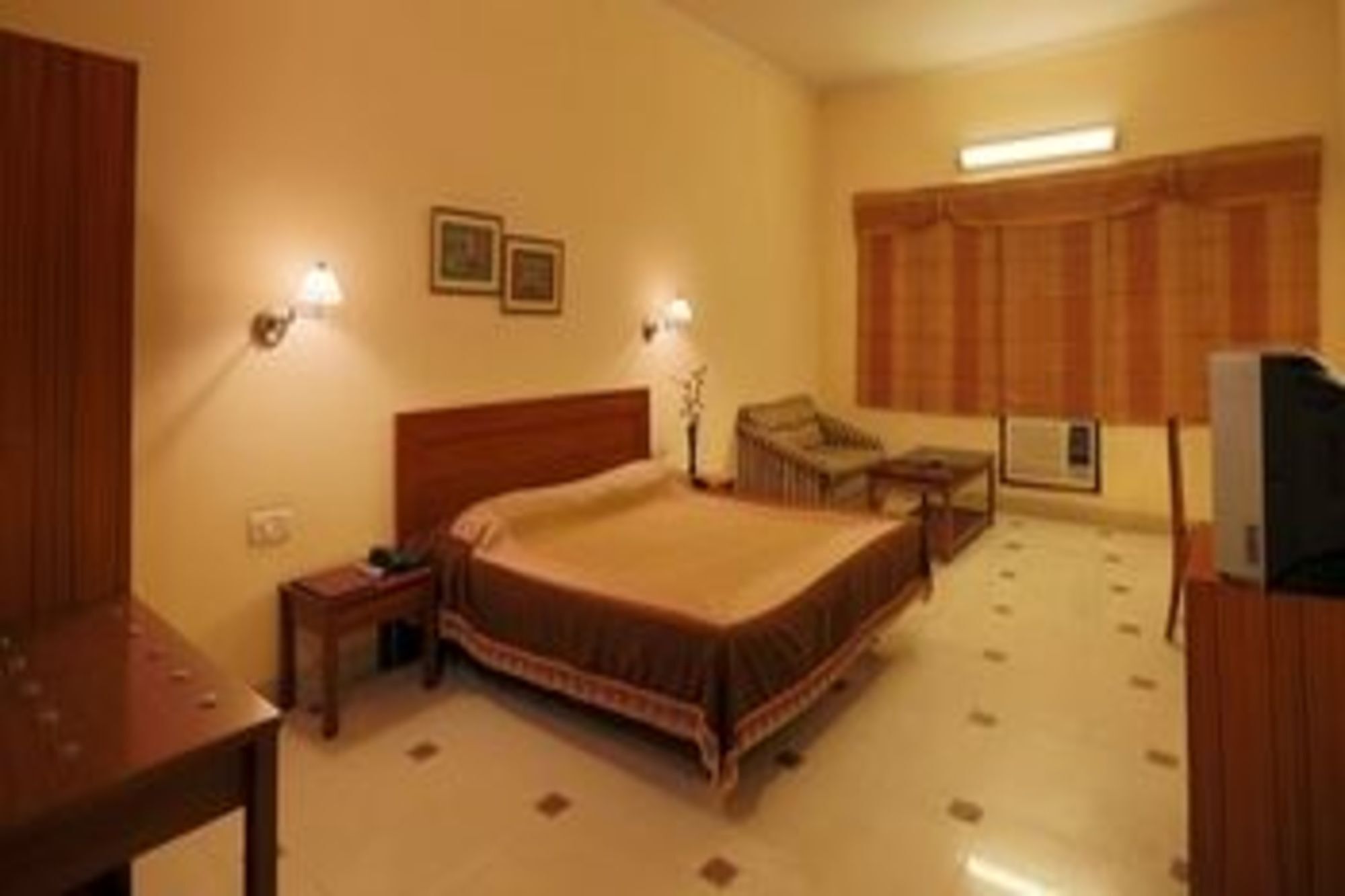 Airport Hotel Ню Делхи Екстериор снимка