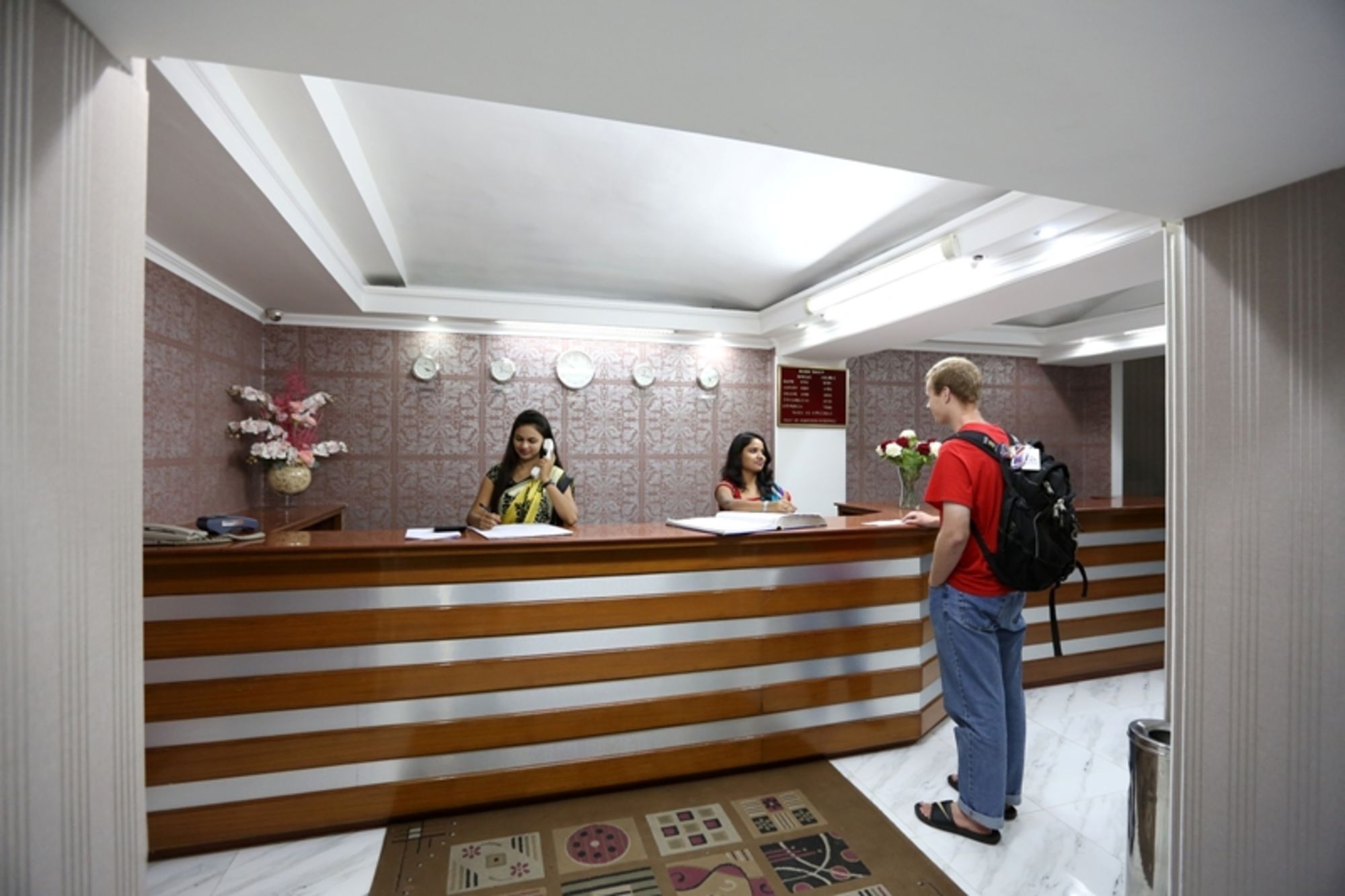 Airport Hotel Ню Делхи Екстериор снимка
